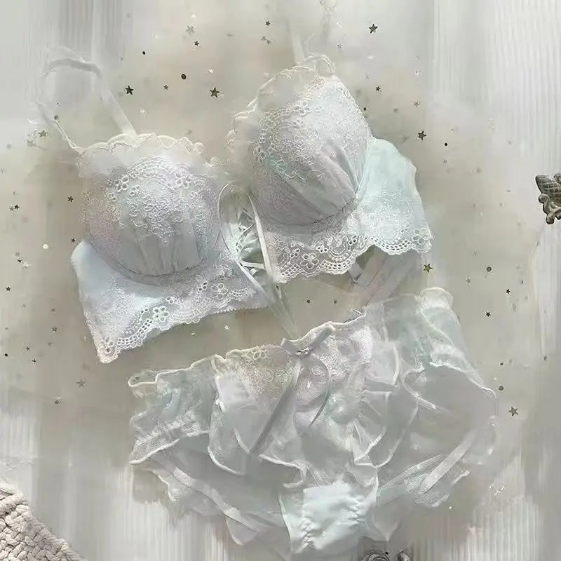 Sweet Japanese Ladies Bra Set Small Breasts Gathered Lace Mesh Sexy Bra Set Girls Court Lingerie Fairy Bra Lingerie